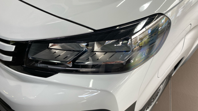 Peugeot Expert E-Standard 1000 100kW 75kWh Professional Premium + Van Auto - Image 22